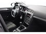 Volkswagen Golf Variant 1.0 TSI Connected Series/ HISTORIE!/ Trekhaak/ 16'' LMV/ Apple + Android/ Camera/ DAB+/ Navi/ Clima/ Cruise/ Elek. pakket/ Isofix/ Bluetooth/ Armsteun/ Multi. LEDER. Stuur/ Mistl./ PDC V+A/ Extra getint glas.
