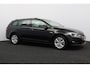 Volkswagen Golf Variant 1.0 TSI Connected Series/ HISTORIE!/ Trekhaak/ 16'' LMV/ Apple + Android/ Camera/ DAB+/ Navi/ Clima/ Cruise/ Elek. pakket/ Isofix/ Bluetooth/ Armsteun/ Multi. LEDER. Stuur/ Mistl./ PDC V+A/ Extra getint glas.
