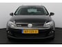 Volkswagen Golf Variant 1.0 TSI Connected Series/ HISTORIE!/ Trekhaak/ 16'' LMV/ Apple + Android/ Camera/ DAB+/ Navi/ Clima/ Cruise/ Elek. pakket/ Isofix/ Bluetooth/ Armsteun/ Multi. LEDER. Stuur/ Mistl./ PDC V+A/ Extra getint glas.