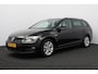 Volkswagen Golf Variant 1.0 TSI Connected Series/ HISTORIE!/ Trekhaak/ 16'' LMV/ Apple + Android/ Camera/ DAB+/ Navi/ Clima/ Cruise/ Elek. pakket/ Isofix/ Bluetooth/ Armsteun/ Multi. LEDER. Stuur/ Mistl./ PDC V+A/ Extra getint glas.