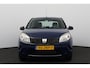Dacia Sandero 1.2 Ambiance APK 09-2027!/ D-Riem verv: 137.000 KM!/ Airco/ Trekhaak/ Radio-CD AUX & USB/ Getint glas.