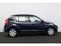 Dacia Sandero 1.2 Ambiance APK 09-2027!/ D-Riem verv: 137.000 KM!/ Airco/ Trekhaak/ Radio-CD AUX & USB/ Getint glas.
