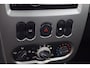 Dacia Sandero 1.2 Ambiance APK 09-2027!/ D-Riem verv: 137.000 KM!/ Airco/ Trekhaak/ Radio-CD AUX & USB/ Getint glas.