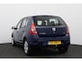 Dacia Sandero 1.2 Ambiance APK 09-2027!/ D-Riem verv: 137.000 KM!/ Airco/ Trekhaak/ Radio-CD AUX & USB/ Getint glas.