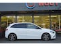 Mercedes-Benz B-klasse 180 AMG-Line Led Panorama Widescreen Camera CarPlay Augmented Pdc