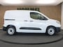 Toyota PROACE CITY Electric Navigator 50 kWh - DIRECT UITVOORRAAD LEVERBAAR - 3 FASE LADEN - SNELWEG LAADMOGELIJKHEID - NAVIGATIE - APPLE CARPLAY/ANDROID AUTO - PARKEERSENSOREN ACHTER - SCHUIF DEUR RECHTS - LAADVLOER - 3 ZITS UITVOERING - 2 LAADKABELS - LICHT EN REGENSENSOR - 16 INCH WIELEN MET BRIDGESTONE BANDEN