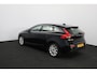 Volvo V40 1.6 T4 Momentum/ AUTOMAAT!/ 17'' LMV/ Half-Leder/ Navi/ Clima/ Cruise/ Elek. pakket/ Isofix/ Bluetooth/ Armsteun/ Multi. LEDER. Stuur/ PDC/ Chroom.