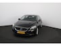 Volvo V40 1.6 T4 Momentum/ AUTOMAAT!/ 17'' LMV/ Half-Leder/ Navi/ Clima/ Cruise/ Elek. pakket/ Isofix/ Bluetooth/ Armsteun/ Multi. LEDER. Stuur/ PDC/ Chroom.