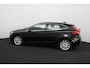 Volvo V40 1.6 T4 Momentum/ AUTOMAAT!/ 17'' LMV/ Half-Leder/ Navi/ Clima/ Cruise/ Elek. pakket/ Isofix/ Bluetooth/ Armsteun/ Multi. LEDER. Stuur/ PDC/ Chroom.