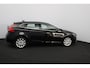 Volvo V40 1.6 T4 Momentum/ AUTOMAAT!/ 17'' LMV/ Half-Leder/ Navi/ Clima/ Cruise/ Elek. pakket/ Isofix/ Bluetooth/ Armsteun/ Multi. LEDER. Stuur/ PDC/ Chroom.