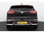 Kia Niro Hybrid 1.6 GDi DynamicLine/ Automaat/ Half-Leder/ Apple + Android/ Lane-Assist./ Camera/ Navi/ Clima/ Cruise/ Elek. pakket/ Isofix/ Multi. LEDER. Stuur/ Mistl./ Extra getint glas/ Chroom/ LED Dagrijverl.