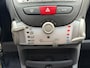 Toyota Aygo 1.0 VVT-i 5D Dynamic Navigator, AIRCO, LMV, GETINT GLAS, NAVIGATIE