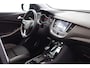 Opel Grandland X 1.2 Turbo Business Executive/ D-Riem verv: 55.000 KM!/ Automaat!/ Trekhaak/ 18'' LMV/ Panorama-Dak/ Elek. Kofferklep/ Apple + Android/ Dode-Hoek DET./ Extra getint glas/ Chroom/ Adaptive Cruise.