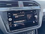 Volkswagen Tiguan 1.5 TSI 150pk DSG / Aut. R-Line Panoramadak Trekhaak CarPlay 19" 95dkm!!