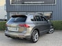 Volkswagen Tiguan 1.5 TSI 150pk DSG / Aut. R-Line Panoramadak Trekhaak CarPlay 19" 95dkm!!