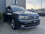 Volkswagen Tiguan 1.5 TSI 150pk DSG / Aut. R-Line Panoramadak Trekhaak CarPlay 19" 95dkm!!