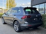 Volkswagen Tiguan 1.5 TSI 150pk DSG / Aut. R-Line Panoramadak Trekhaak CarPlay 19" 95dkm!!