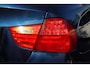BMW 3-Serie 320i M Line 170pk | Audio-navigatie full map | Bi-xenon koplampen | Cruise control | Electronic climate control | Lichtmetalen velgen 17" | Parkeersensor achter | Voorstoelen verwarmd | Zeer nette auto!