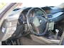BMW 3-Serie 320i M Line 170pk | Audio-navigatie full map | Bi-xenon koplampen | Cruise control | Electronic climate control | Lichtmetalen velgen 17" | Parkeersensor achter | Voorstoelen verwarmd | Zeer nette auto!