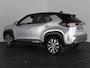 Toyota Yaris Cross 1.5 HYBRID DYNAMIC BITONE SILVERLINE GARANTIE 2035 NAVIGATIE . STUUR EN STOEL VERWARMING . ADAPTIEVE CRUICE CONTROL .