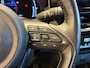 Toyota Yaris Cross 1.5 HYBRID DYNAMIC BITONE SILVERLINE GARANTIE 2035 NAVIGATIE . STUUR EN STOEL VERWARMING . ADAPTIEVE CRUICE CONTROL .