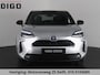 Toyota Yaris Cross 1.5 HYBRID DYNAMIC BITONE SILVERLINE GARANTIE 2035 NAVIGATIE . STUUR EN STOEL VERWARMING . ADAPTIEVE CRUICE CONTROL .