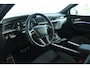 Audi Q8 Sportback e-tron 55 quattro S Edition Competition 115 kWh | SOH 94% | Adapt. Cruise | Schuifdak | Stoel+Stuurverwarming | Memory | Camera | Luchtvering | Verlichte Gril | Elektr. Klep | Sfeerverlichting | 21 Inch |