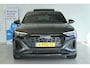 Audi Q8 Sportback e-tron 55 quattro S Edition Competition 115 kWh | SOH 94% | Adapt. Cruise | Schuifdak | Stoel+Stuurverwarming | Memory | Camera | Luchtvering | Verlichte Gril | Elektr. Klep | Sfeerverlichting | 21 Inch |