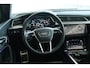Audi Q8 Sportback e-tron 55 quattro S Edition Competition 115 kWh | SOH 94% | Adapt. Cruise | Schuifdak | Stoel+Stuurverwarming | Memory | Camera | Luchtvering | Verlichte Gril | Elektr. Klep | Sfeerverlichting | 21 Inch |