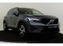 Volvo XC40 B4 (M-HYBRID) PLUS DARK -PANO.DAK|HARMAN/KARDON|CAMERA|POWER-SEATS|VERW.VOORRUIT|PRIVACY.GLAS|TREKHAAK|18"