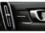 Volvo XC40 B4 (M-HYBRID) PLUS DARK -PANO.DAK|HARMAN/KARDON|CAMERA|POWER-SEATS|VERW.VOORRUIT|PRIVACY.GLAS|TREKHAAK|18"