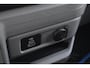 Ford E-Transit Custom 340 L2H1 Limited 65 kWh | Climate Control | Cruise Control | Trekhaak | Achteruitrijcamera | Stoel- en Voorruitverwarming | Apple Carplay/ Android Auto |