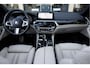 BMW 5-Serie Sedan 530i Aut. High Executive | M Sportpakket | Panoramadak | 20" LM Velgen | Head-Up Display | Trekhaak | Driving Assistant Plus | Individual Leder | HIFI Sound | M Sport Remsysteem |