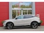 Alfa Romeo Junior 1.2 145PK AUTOMAAT Hybrid IBRIDA TI | TECHNO PACK: (LED MATRIX KOPLAMPEN, DRAADLOZE TELEFOONLADER, DODEHOEK DETECTIE, PARKEERSENSOREN VOOR ACHTER EN ZIJKANT, NAVIGATIE, ELEKTRISCH BEDIENBARE ACHTERKLEP, KEYLESS ENTRY, ADAPTIVE CRUISE CONTROL, ACHTERUITRIJ CAMERA) | PACK TI: (ELEKTRISCH BEDIENBARE BESTUUDERSSTOEL, VERKEERSBORDEN WEERGAVE, GETINTE ACHTERRUITEN, SFEER VERLICHTING, GLANZEND ZWARTE BODYKIT, 10,25" TOUCHSCREEN, LEDEREN STUURWIEL, VERSTELBARE KOFFERVLOER OP 3 NIVEAUS) | 18" LICHTMETALEN VELGEN "FORI" | DRAADLOZE APPLE CARPLAY/ANDROID AUTO | MASSAGE FUNCTIE OP DE BESTUURDERSSTOEL | STOEL VERWARMING | VOORRUIT VERWARMING |