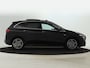 Mercedes-Benz B-klasse 250 e Business Solution AMG | Trekhaak | Panoramadak | Alarm | Sfeerverlichting | Keyless Go | CarPay | Steolverwarming | Inclusief 24 maanden Mercedes-Benz Certified garantie voor Europa.