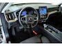 Volvo XC60 T6 Plug-in hybrid AWD Plus Black Edition | Luchtvering | Semi-Electrische wegklapbare trekhaak | Verwarmbare voorstoelen, achterbank en stuurwiel | Premium audio by Harman Kardon | Apple carplay/Android auto | Keyless | Google Infotainment |
