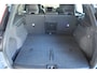 Volvo XC40 Recharge P8 AWD R-Design | Panoramadak | Semi-Electrische Wegklapbare Trekhaak | Harman Kardon Premium Audio | 360° Parkeercamera | Parkeersensoren voor + achter | Stoelverwarming | 20'' Lichtmetalen velgen | Google infotainment |