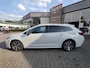 Toyota Corolla Touring Sports Hybrid 140 DYNAMIC STOEL/STUURVERW PARK-SENSOREN NAVI APPLE/ANDROID 17'' LM-VELGEN CAMERA AD-CRUISE CLIMA LED KEYLESS
