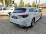 Toyota Corolla Touring Sports Hybrid 140 DYNAMIC STOEL/STUURVERW PARK-SENSOREN NAVI APPLE/ANDROID 17'' LM-VELGEN CAMERA AD-CRUISE CLIMA LED KEYLESS