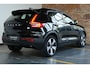 Volvo XC40 Recharge Twin Ultimate 78 kWh | Panoramadak | Electrische bedienbare voorstoelen | Stoelverwarming | Stuurwielverwarming | 4-seizoenenbanden | Google infotainment | Parkeersensoren voor + achter | Parkeercamera |
