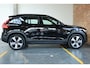 Volvo XC40 Recharge Twin Ultimate 78 kWh | Panoramadak | Electrische bedienbare voorstoelen | Stoelverwarming | Stuurwielverwarming | 4-seizoenenbanden | Google infotainment | Parkeersensoren voor + achter | Parkeercamera |