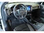 Volvo C40 Recharge Twin Intro Edition 78 kWh | 360° Parkeercamera | Parkeersensoren voor + achter | Panoramadak | Harman Kardon Premium Audio | Electrische bedienbare voorstoelen | 20'' Lichtmetalen velgen |