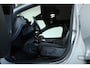 Volvo C40 Recharge Twin Intro Edition 78 kWh | 360° Parkeercamera | Parkeersensoren voor + achter | Panoramadak | Harman Kardon Premium Audio | Electrische bedienbare voorstoelen | 20'' Lichtmetalen velgen |