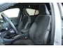 Volvo C40 Recharge Twin Intro Edition 78 kWh | 360° Parkeercamera | Parkeersensoren voor + achter | Panoramadak | Harman Kardon Premium Audio | Electrische bedienbare voorstoelen | 20'' Lichtmetalen velgen |