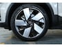 Volvo C40 Recharge Twin Intro Edition 78 kWh | 360° Parkeercamera | Parkeersensoren voor + achter | Panoramadak | Harman Kardon Premium Audio | Electrische bedienbare voorstoelen | 20'' Lichtmetalen velgen |