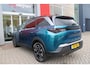 Peugeot 5008 1.2 Hybrid 145PK AUTOMAAT GT 7p | PANORAMISCH SCHUIFDAK PACK | 360° VISION & DRIVE ASSIST PLUS PACK: (360° CAMERA, BUITENSPIEGELS MET KANTELFUNCTIE, DRIVE ASSIST 2.0, DRAADLOZE TELEFOONLADER, ANTIDIEFSTALALARM) | BEKLEDING ALCANTARA/KUNSTLEDER | SEAT PACK COMFORT: (AGR BESTUUDERSSTOEL EN PASSAGIERSSTOEL ELEKTRISCH VERSTELBAAR MET MASSAGE FUNCTIE, BESTUUDERSSTOEL MET GEHEUGENFUNCTIE, BUITENSTE ZITPLAATSEN ACHTERBANK VERWARMBAAR) | GLANZEND ZWARTE DAKRAILS | BLUE OBSESSION | 19" LICHTMETALEN VELGEN "BREDA" | DRAADLOZE TELEFOONLADER | APPLE CARPLAY/ANDROID AUTO DRAADLOOS | LED MATRIX KOPLAMPEN | EXTRA GETINTE ACHTERRUITEN | 7-PERSOONS | 3-ZONE CLIMATE CONTROL | NAVIGATIE | VERWARMBAAR SUURWIEL | STOEL VERWARMING | ZWARTE HEMEL BEKLEDING | SFEER VERLICHTING | 21" ZWEVEND HD SCHERM | ELEKTRISCH BEDIENBARE ACHTERKLEP | HIGH BEAM ASSIST (ADAPTIEVE GROOTLICHTASSISTENT |