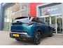 Peugeot 5008 1.2 Hybrid 145PK AUTOMAAT GT 7p | PANORAMISCH SCHUIFDAK PACK | 360° VISION & DRIVE ASSIST PLUS PACK: (360° CAMERA, BUITENSPIEGELS MET KANTELFUNCTIE, DRIVE ASSIST 2.0, DRAADLOZE TELEFOONLADER, ANTIDIEFSTALALARM) | BEKLEDING ALCANTARA/KUNSTLEDER | SEAT PACK COMFORT: (AGR BESTUUDERSSTOEL EN PASSAGIERSSTOEL ELEKTRISCH VERSTELBAAR MET MASSAGE FUNCTIE, BESTUUDERSSTOEL MET GEHEUGENFUNCTIE, BUITENSTE ZITPLAATSEN ACHTERBANK VERWARMBAAR) | GLANZEND ZWARTE DAKRAILS | BLUE OBSESSION | 19" LICHTMETALEN VELGEN "BREDA" | DRAADLOZE TELEFOONLADER | APPLE CARPLAY/ANDROID AUTO DRAADLOOS | LED MATRIX KOPLAMPEN | EXTRA GETINTE ACHTERRUITEN | 7-PERSOONS | 3-ZONE CLIMATE CONTROL | NAVIGATIE | VERWARMBAAR SUURWIEL | STOEL VERWARMING | ZWARTE HEMEL BEKLEDING | SFEER VERLICHTING | 21" ZWEVEND HD SCHERM | ELEKTRISCH BEDIENBARE ACHTERKLEP | HIGH BEAM ASSIST (ADAPTIEVE GROOTLICHTASSISTENT |