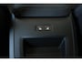 Volvo XC60 T6 Plug-in hybrid AWD Ultra Dark | Luchtvering | Semi-Electrische Wegklapbare Trekhaak | Stoelverwarming | Stuurwielverwarming | Harman Kardon Premium Audio | Google infotainment | 360° Parkeercamera | Parkeersensoren voor + achter