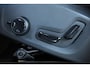 Volvo XC60 T6 Plug-in hybrid AWD Ultra Dark | Luchtvering | Semi-Electrische Wegklapbare Trekhaak | Stoelverwarming | Stuurwielverwarming | Harman Kardon Premium Audio | Google infotainment | 360° Parkeercamera | Parkeersensoren voor + achter