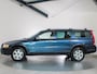 Volvo XC70 2.5 T Xenon, Schuifdak, Cruise Control, Trekhaak, Android Auto,